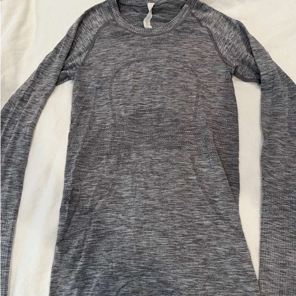 Lululemon long sleeve swiftly tech size 4